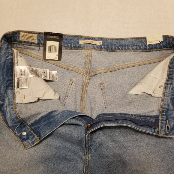 NWT Levi's 70's High Flare Light Wash Blue Denim Women's Jeans Plus Size W34 L32 - Picture 8 of 12
